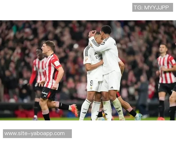 姆巴佩荣获欧洲金靴奖贝林厄姆晒全队合影祝贺兄弟荣耀时刻